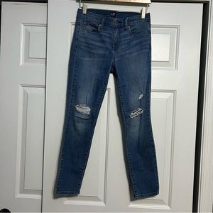 Gap Women's True Skinny Medium Wash Distressed Jeans - Light Weight size 26 (2)